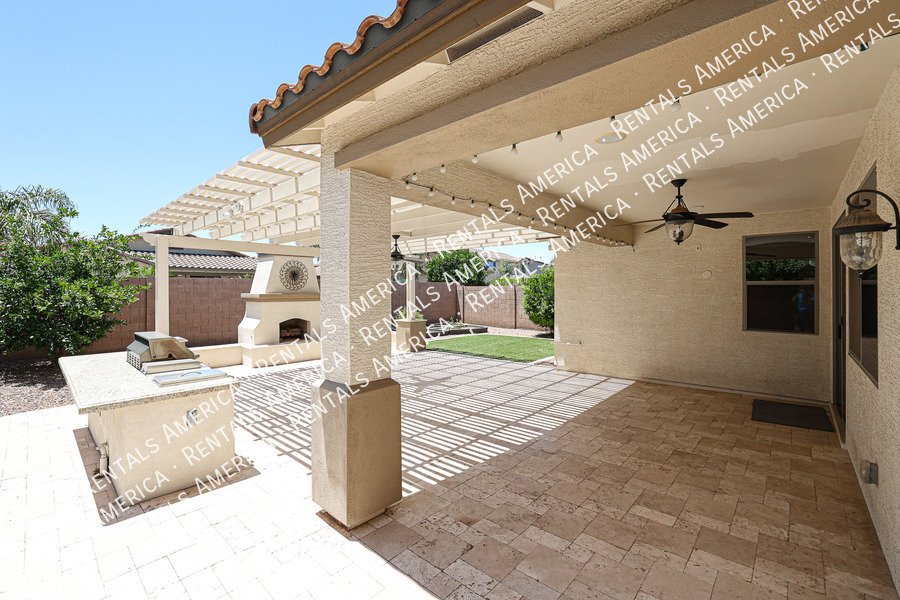 Stunning 5 Bed, 3 Bath Single-Level in Fulton Ranch property image
