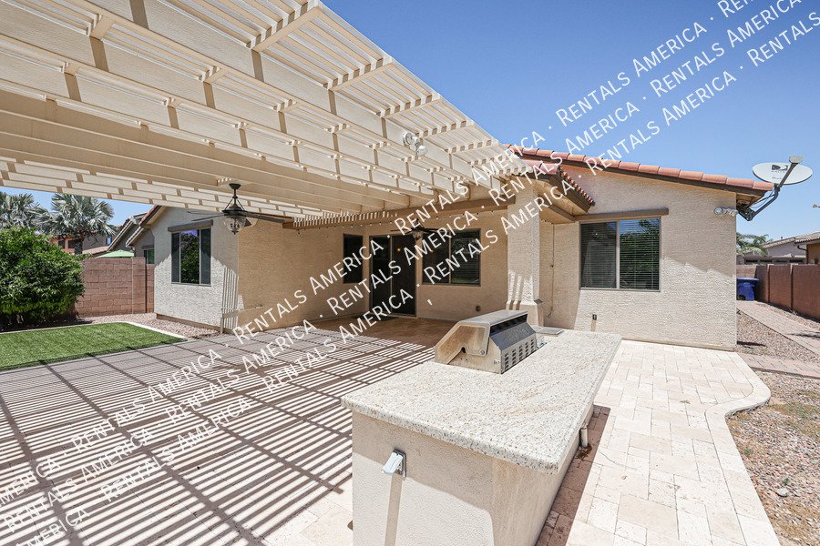Stunning 5 Bed, 3 Bath Single-Level in Fulton Ranch property image