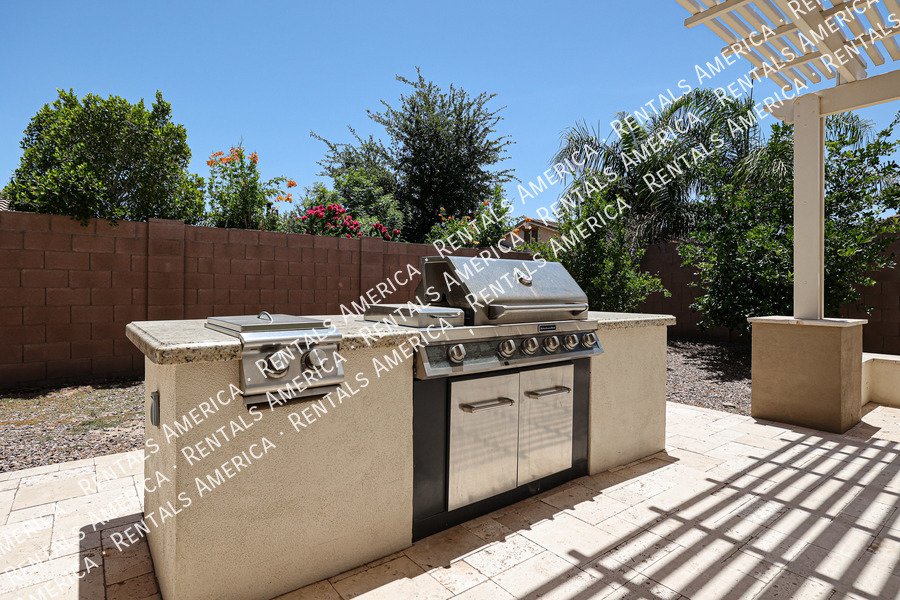 Stunning 5 Bed, 3 Bath Single-Level in Fulton Ranch property image