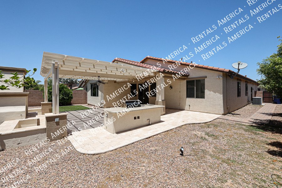 Stunning 5 Bed, 3 Bath Single-Level in Fulton Ranch property image