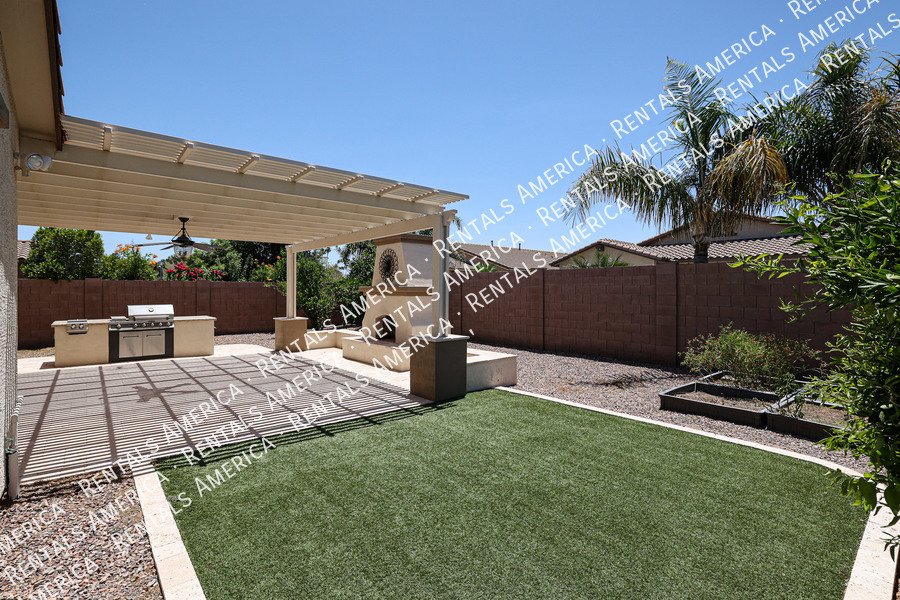 Stunning 5 Bed, 3 Bath Single-Level in Fulton Ranch property image