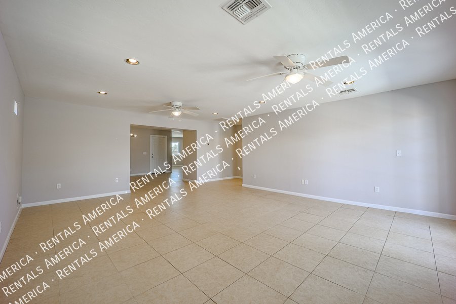 Spacious 2 Master Bedrooms- Scottsdale 4 bedroom 3 baths property image