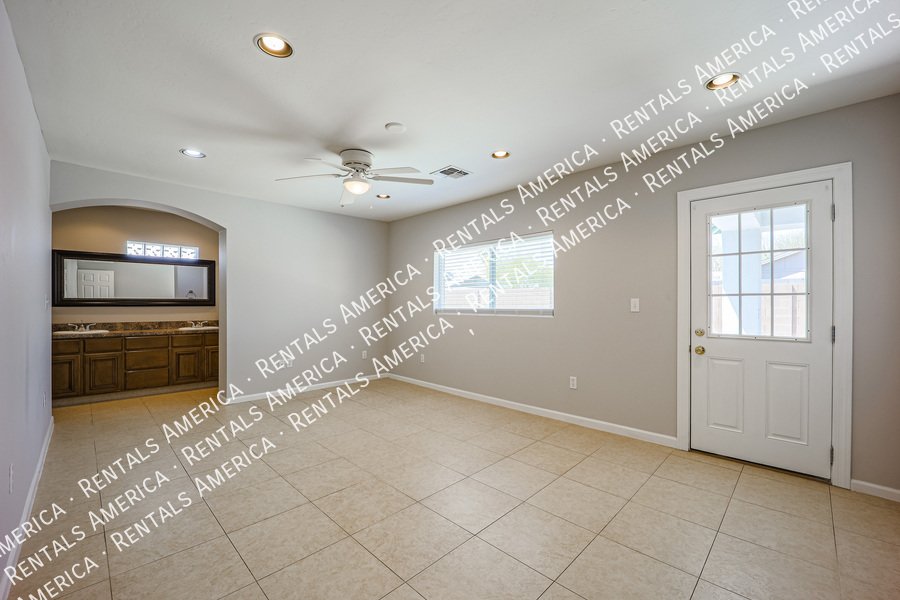 Spacious 2 Master Bedrooms- Scottsdale 4 bedroom 3 baths property image