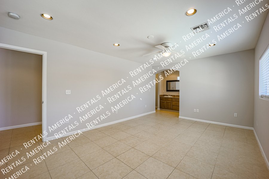 Spacious 2 Master Bedrooms- Scottsdale 4 bedroom 3 baths property image