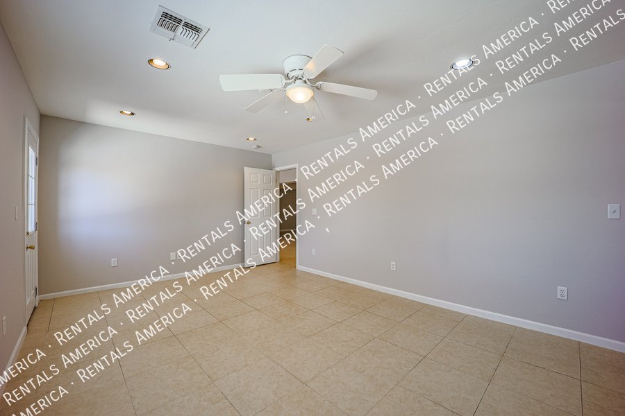 Spacious 2 Master Bedrooms- Scottsdale 4 bedroom 3 baths property image