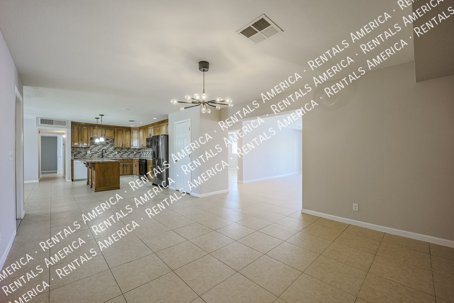 Spacious 2 Master Bedrooms- Scottsdale 4 bedroom 3 baths property image