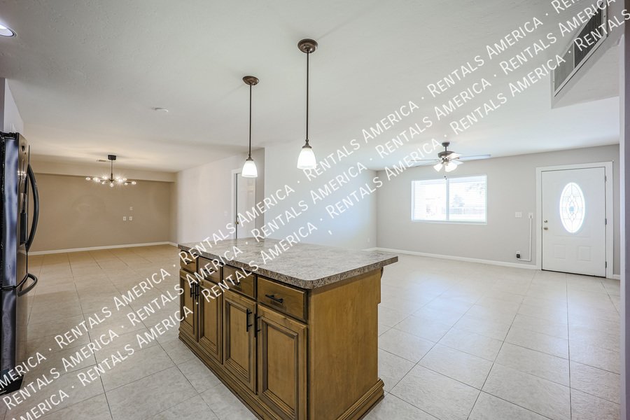 Spacious 2 Master Bedrooms- Scottsdale 4 bedroom 3 baths property image
