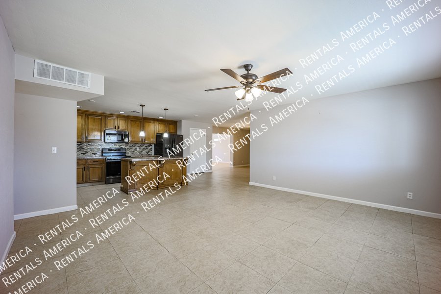 Spacious 2 Master Bedrooms- Scottsdale 4 bedroom 3 baths property image