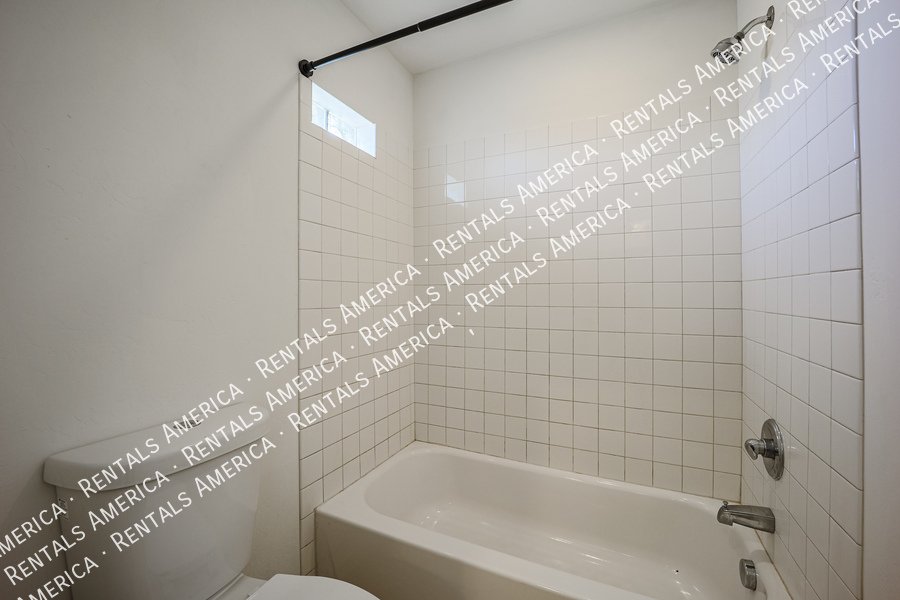 Spacious 2 Master Bedrooms- Scottsdale 4 bedroom 3 baths property image