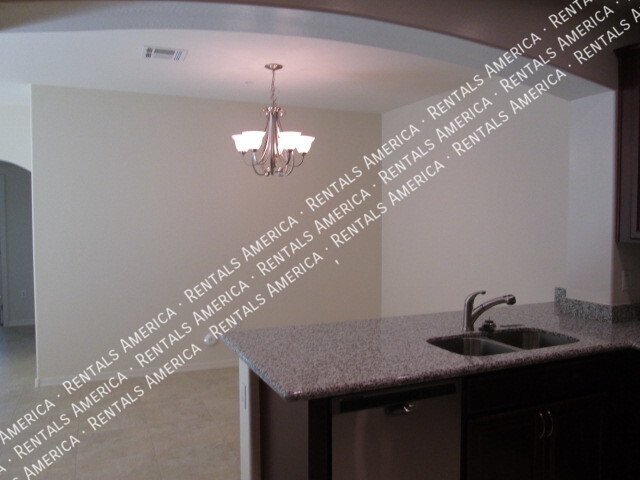 2 BED 2 BATH CONDO IN GATED COMMUNITY property image