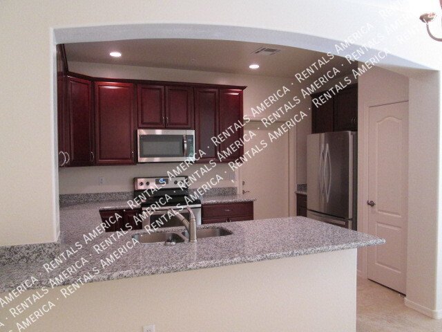2 BED 2 BATH CONDO IN GATED COMMUNITY property image