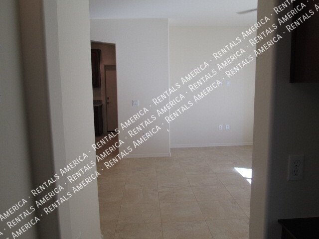 2 BED 2 BATH CONDO IN GATED COMMUNITY property image