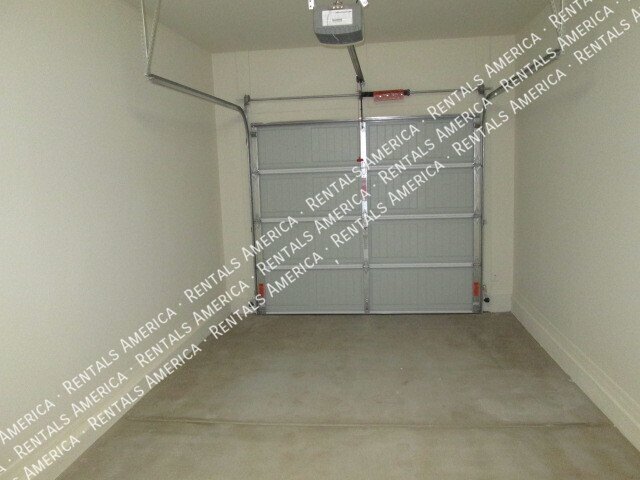 2 BED 2 BATH CONDO IN GATED COMMUNITY property image