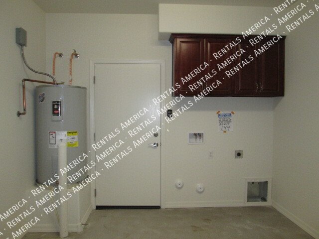 2 BED 2 BATH CONDO IN GATED COMMUNITY property image