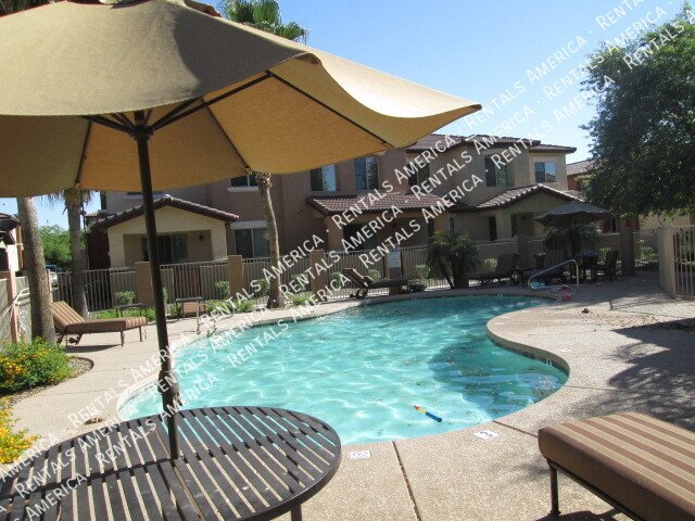 2 BED 2 BATH CONDO IN GATED COMMUNITY property image