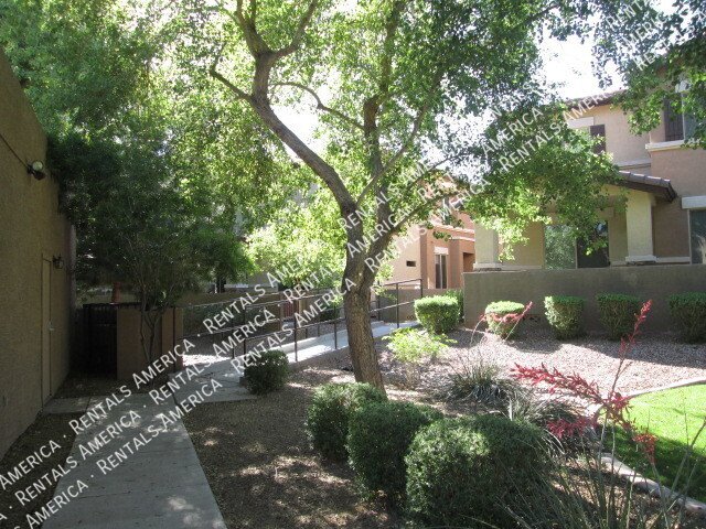 2 BED 2 BATH CONDO IN GATED COMMUNITY property image
