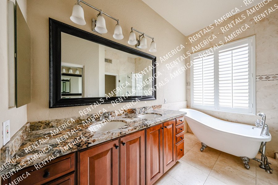 Gorgeous 4 Bd/2 Bth w/Office & Pool, Desirable Chandler Location property image
