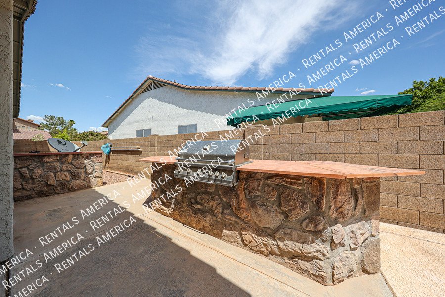 Gorgeous 4 Bd/2 Bth w/Office & Pool, Desirable Chandler Location property image