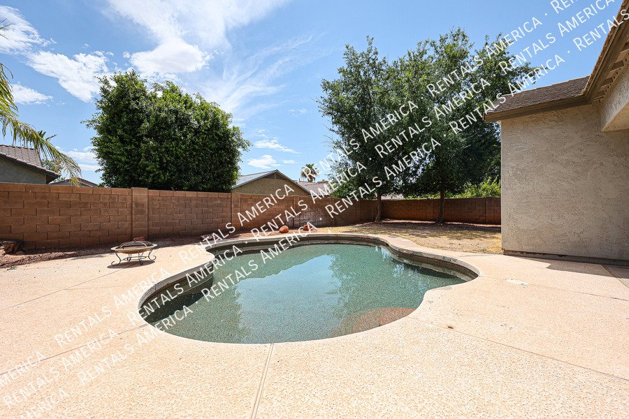Gorgeous 4 Bd/2 Bth w/Office & Pool, Desirable Chandler Location property image