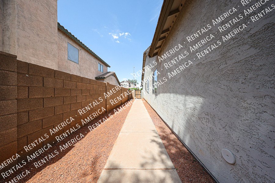 Gorgeous 4 Bd/2 Bth w/Office & Pool, Desirable Chandler Location property image