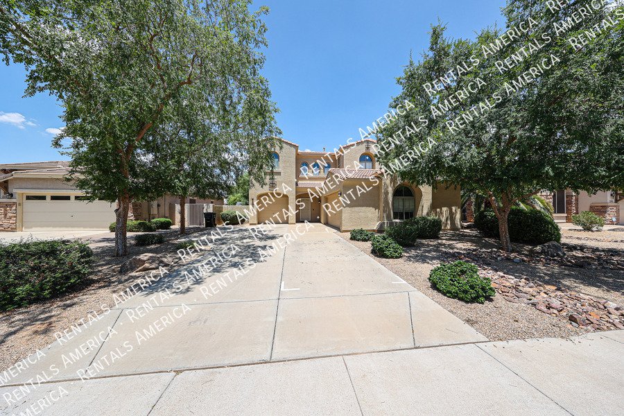 Beautiful & Bright 4 Bedroom Home in Ideal Chandler Location! property image