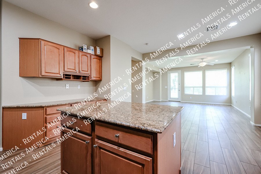 Beautiful & Bright 4 Bedroom Home in Ideal Chandler Location! property image