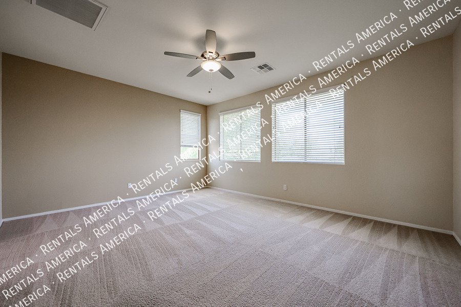 Beautiful & Bright 4 Bedroom Home in Ideal Chandler Location! property image