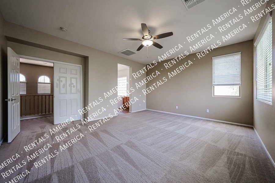 Beautiful & Bright 4 Bedroom Home in Ideal Chandler Location! property image