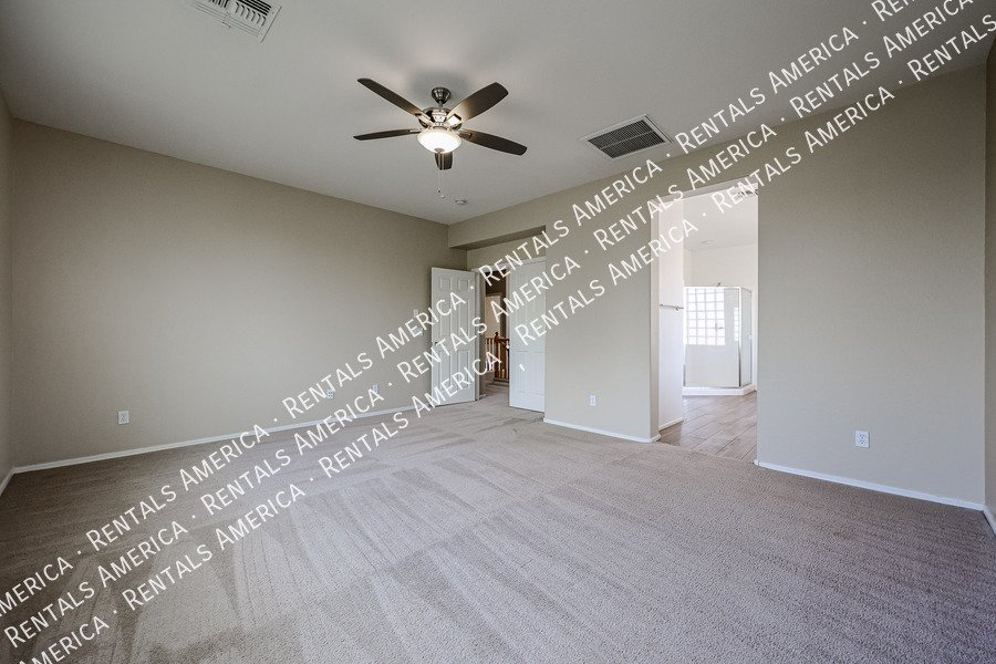 Beautiful & Bright 4 Bedroom Home in Ideal Chandler Location! property image