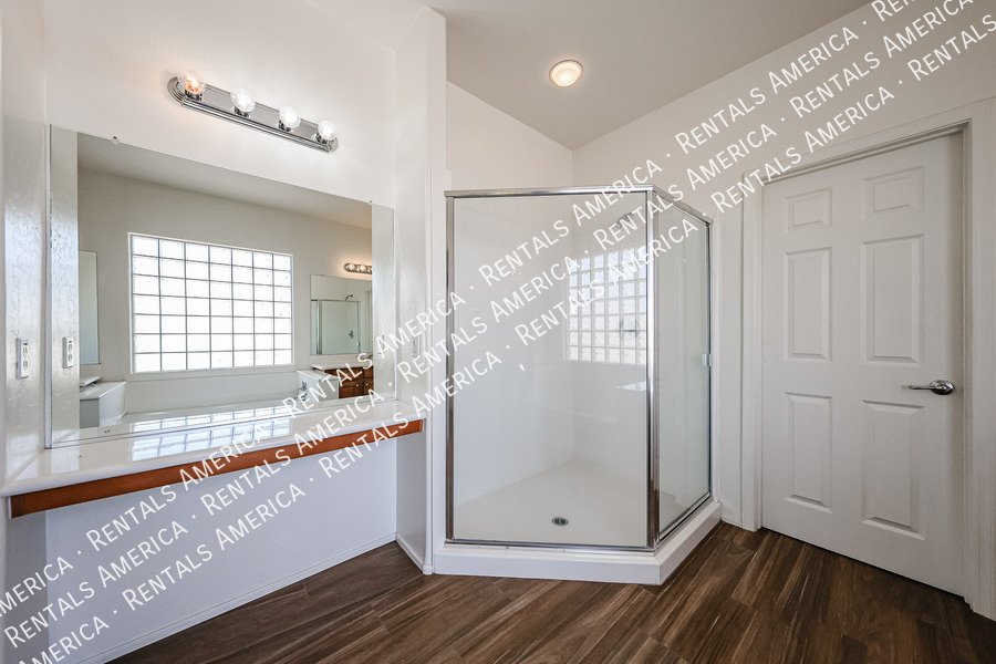 Beautiful & Bright 4 Bedroom Home in Ideal Chandler Location! property image