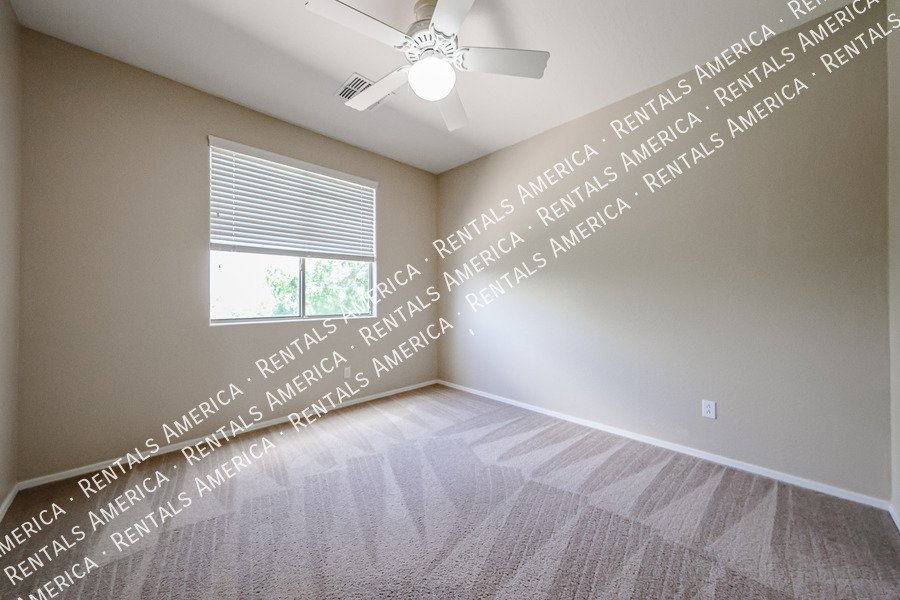 Beautiful & Bright 4 Bedroom Home in Ideal Chandler Location! property image