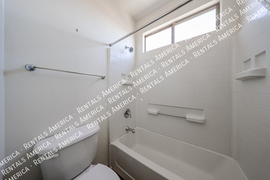 Beautiful & Bright 4 Bedroom Home in Ideal Chandler Location! property image