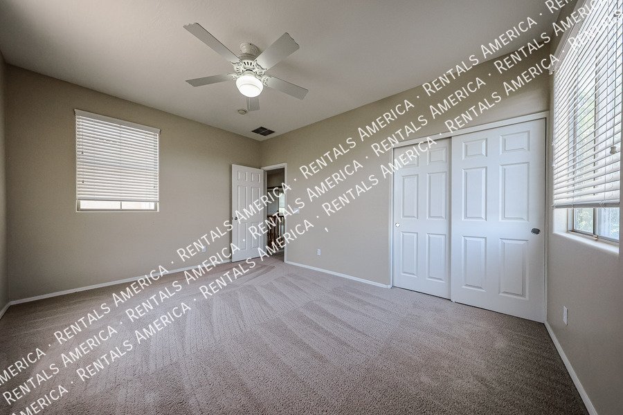 Beautiful & Bright 4 Bedroom Home in Ideal Chandler Location! property image