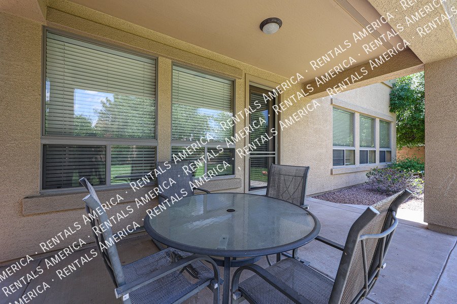 Beautiful & Bright 4 Bedroom Home in Ideal Chandler Location! property image