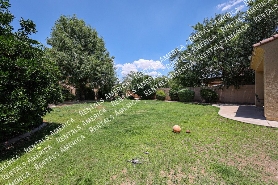 Beautiful & Bright 4 Bedroom Home in Ideal Chandler Location! property image