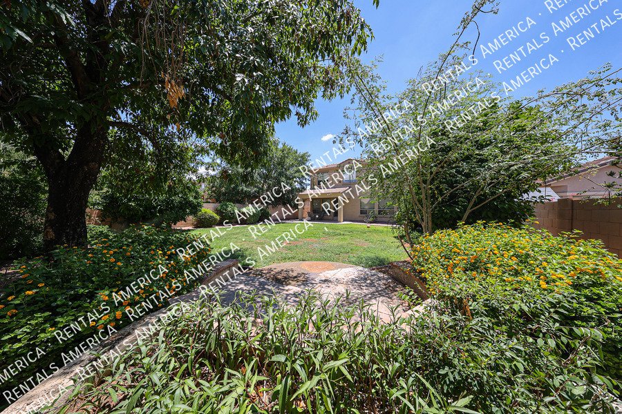 Beautiful & Bright 4 Bedroom Home in Ideal Chandler Location! property image